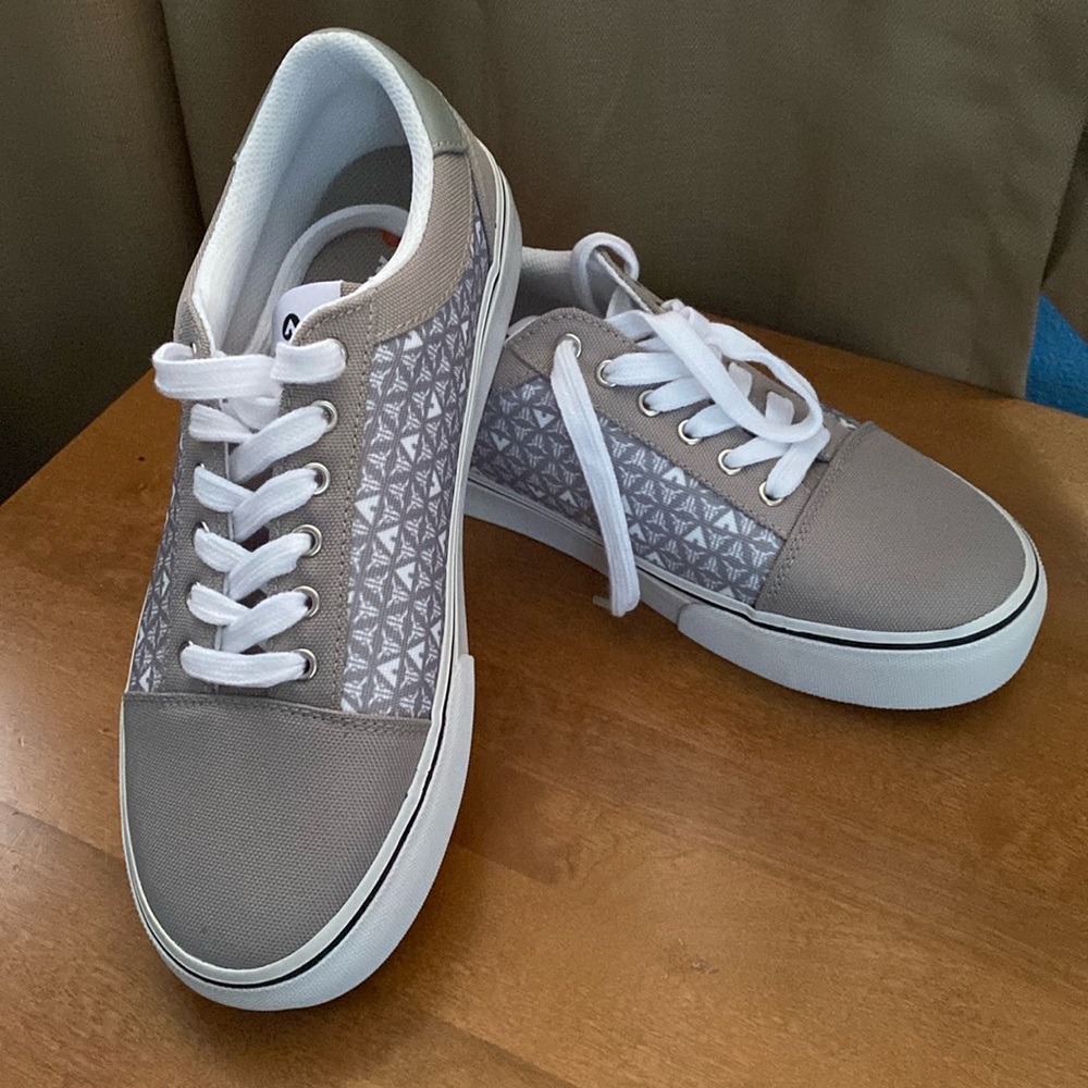 8.5 Men’s AIRWALK Sneakers